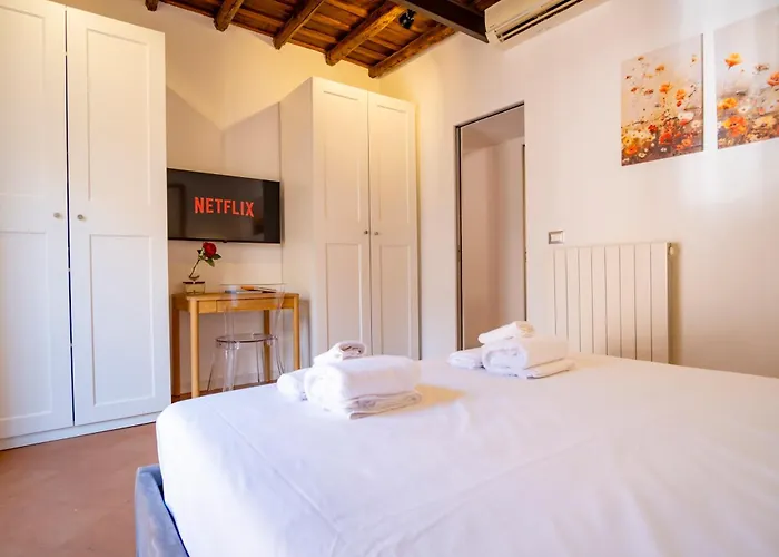 Apartment Elegantis Josephine - Elegance Near Spanish Steps Trevi And Pantheon *